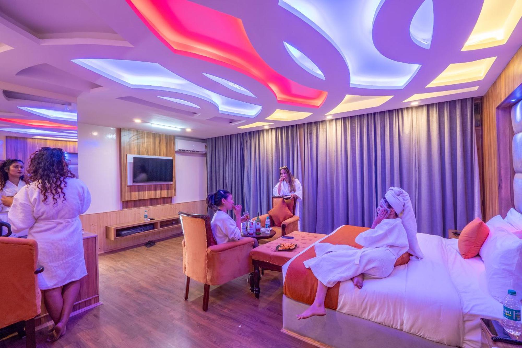 Hill River Resort - Central Heated & Air Cooled - Near Mall Road , Best Property Of Manali 2024- 2025 Eksteriør bilde